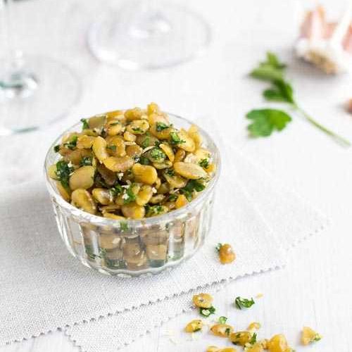 Cheesy-garlic-and-herb-roasted-fava-bean-chips-2